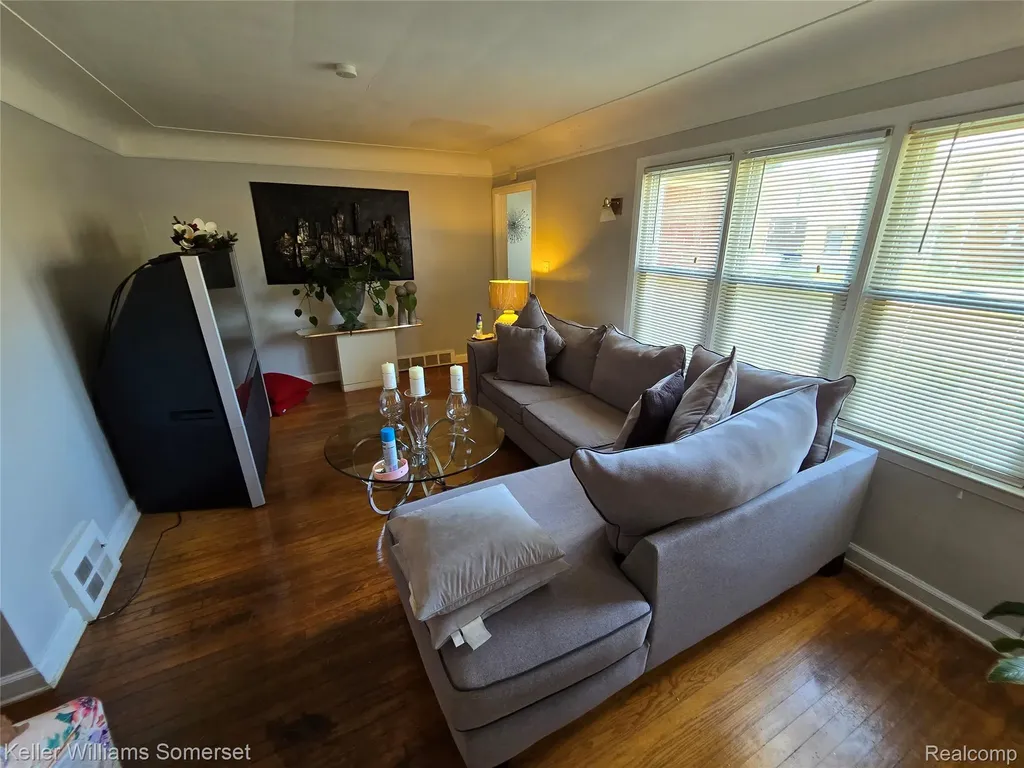 15860 Sorrento Street Detroit City MI 48227