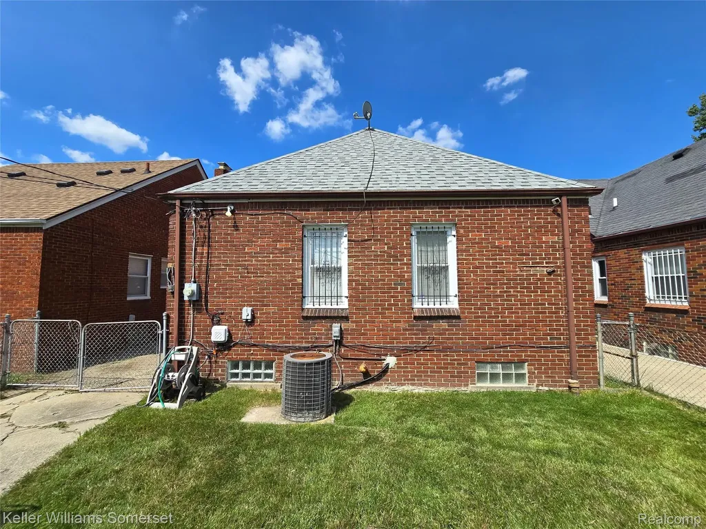 15860 Sorrento Street Detroit City MI 48227