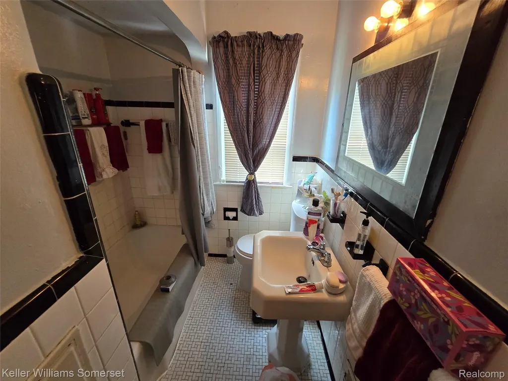 15860 Sorrento Street Detroit City MI 48227