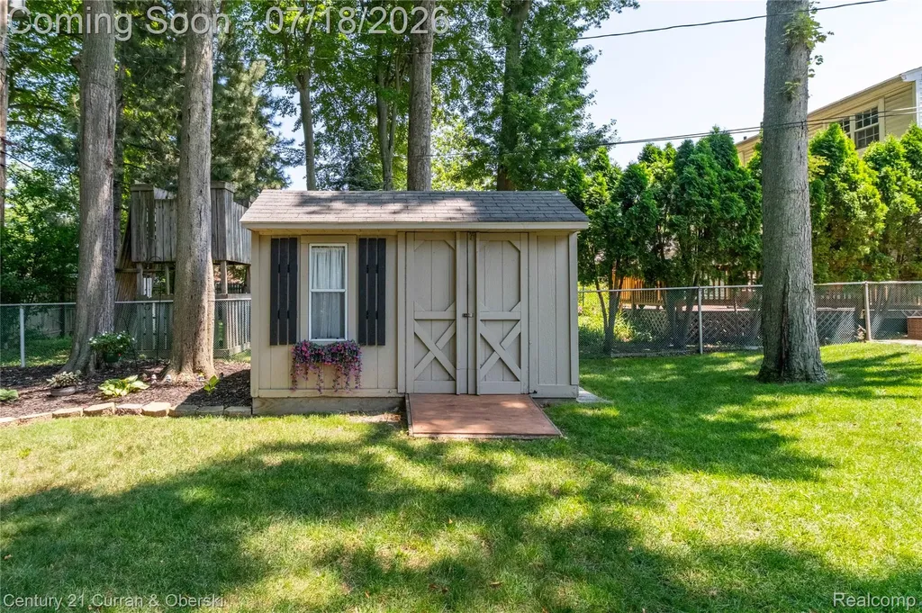 309 Amelia Avenue Royal Oak City MI 48073
