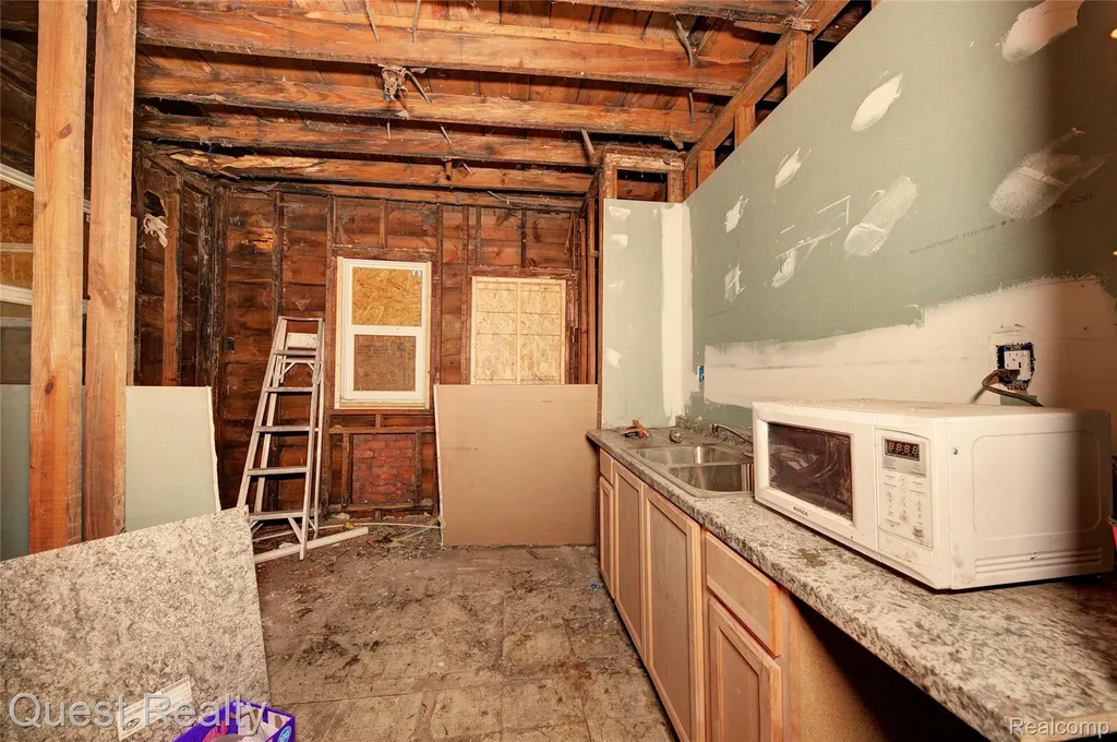 18659 Goulburn Street Detroit City MI 48205