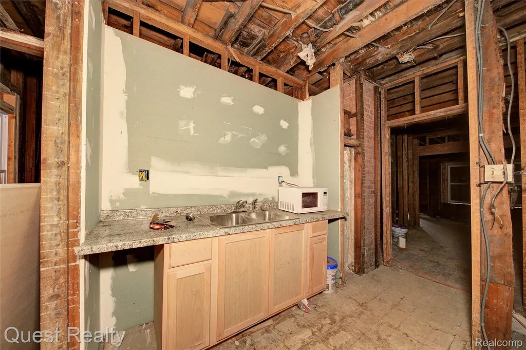18659 Goulburn Street Detroit City MI 48205