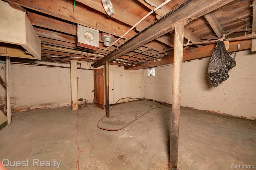 18659 Goulburn Street Detroit City MI 48205