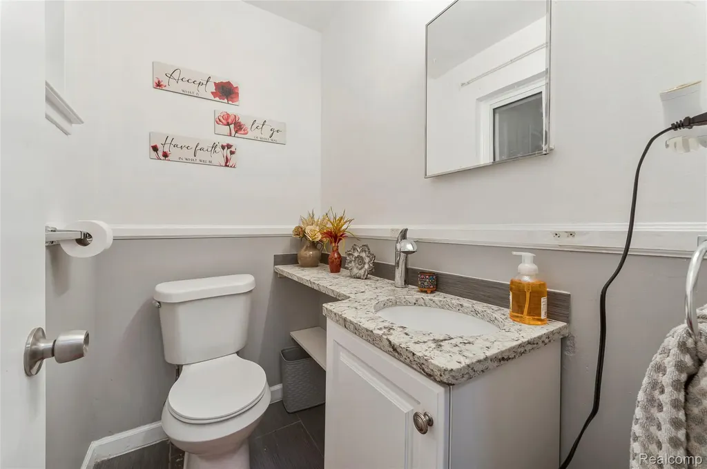 32686 Oakley Street Livonia City MI 48154