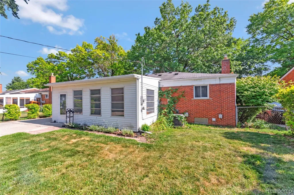 32686 Oakley Street Livonia City MI 48154