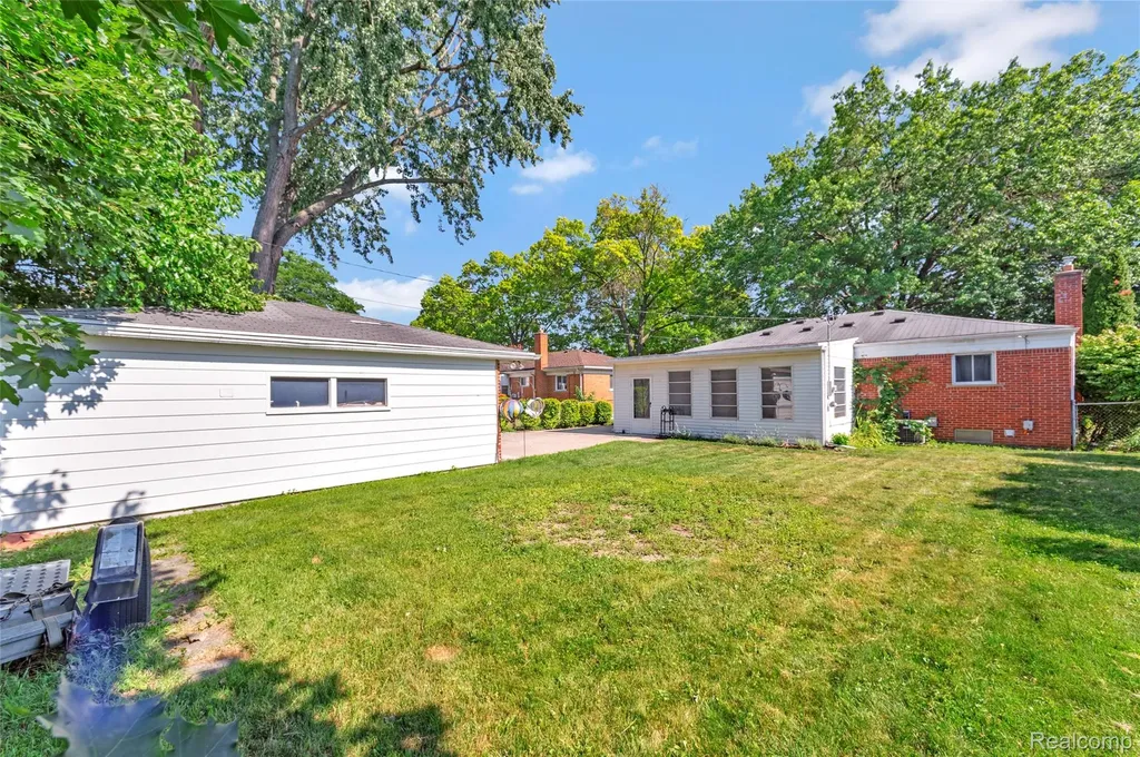 32686 Oakley Street Livonia City MI 48154