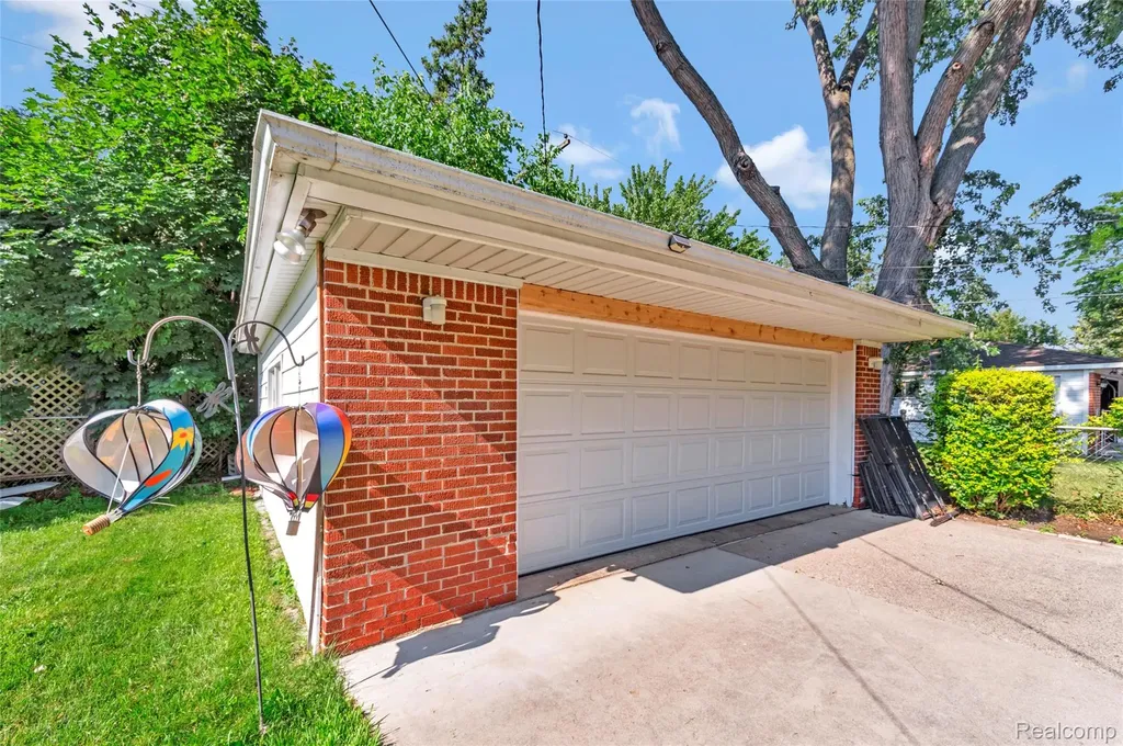 32686 Oakley Street Livonia City MI 48154