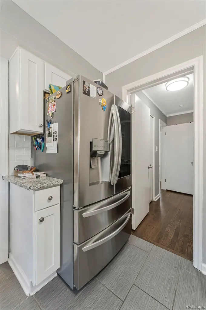 32686 Oakley Street Livonia City MI 48154