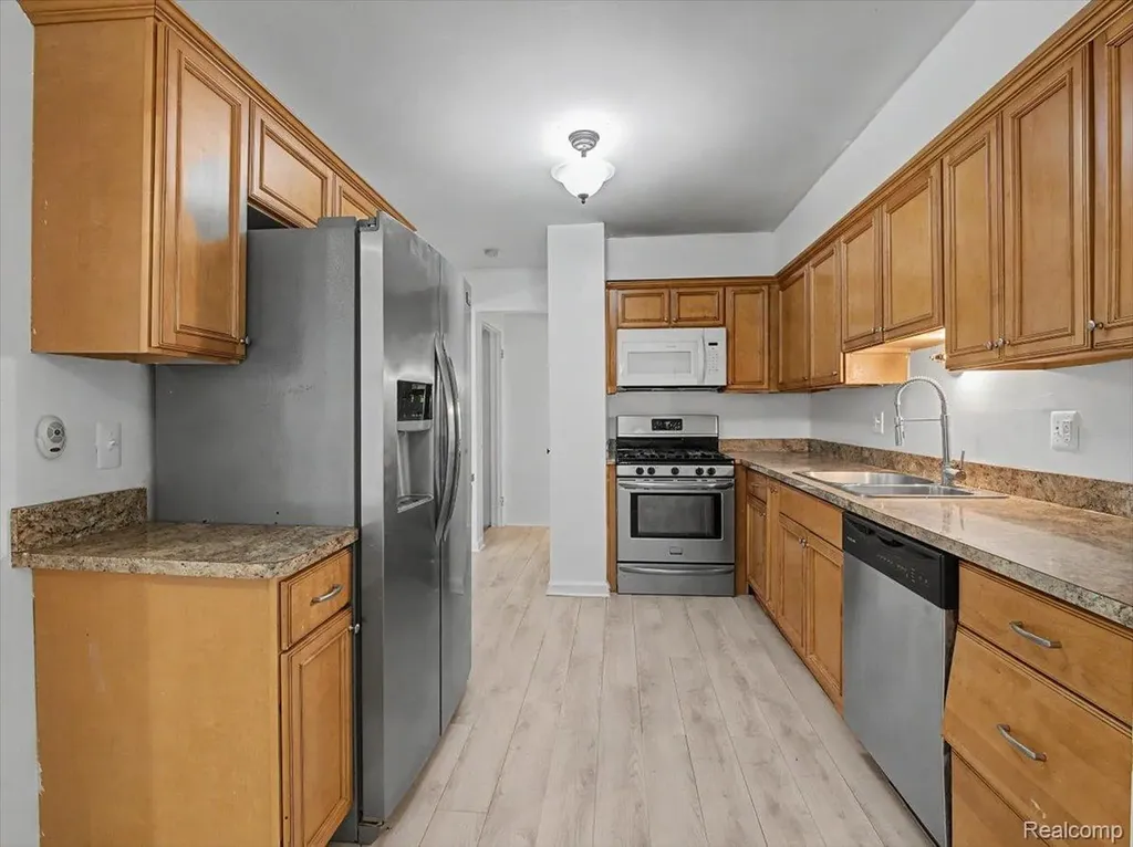 41957 Utica Road Sterling Heights City MI 48313