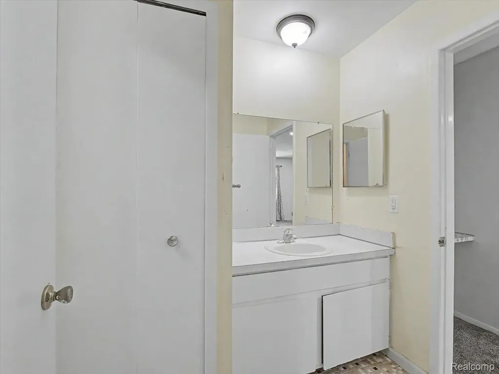 41957 Utica Road Sterling Heights City MI 48313
