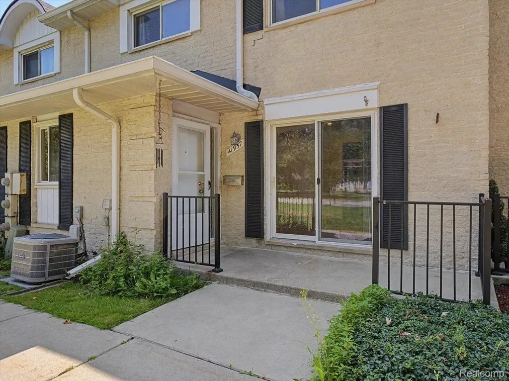 41957 Utica Road Sterling Heights City MI 48313