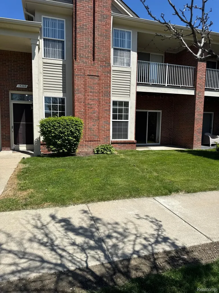 15269 Yale Drive Clinton Charter Township MI 48038