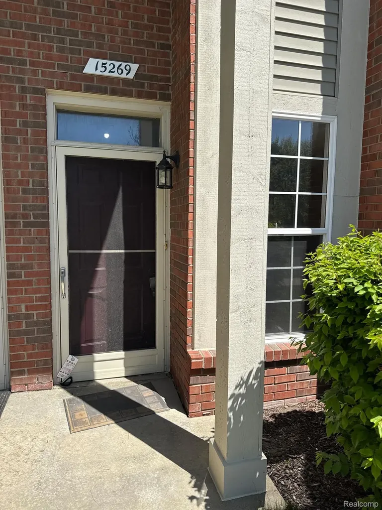 15269 Yale Drive Clinton Charter Township MI 48038
