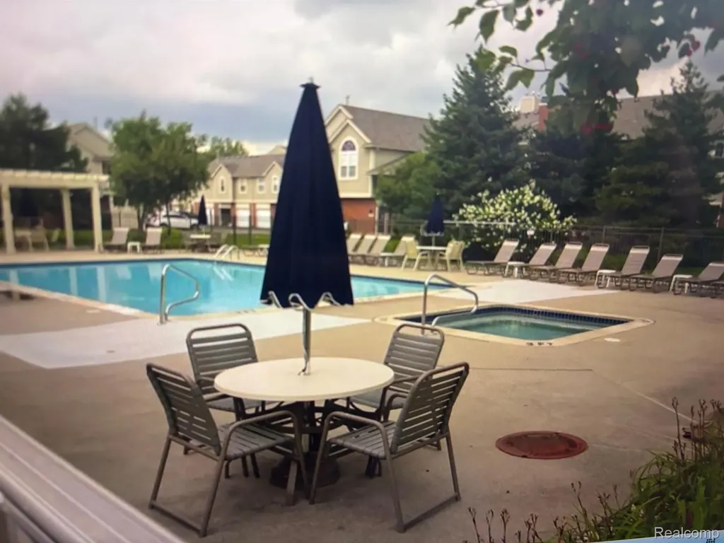 15269 Yale Drive Clinton Charter Township MI 48038