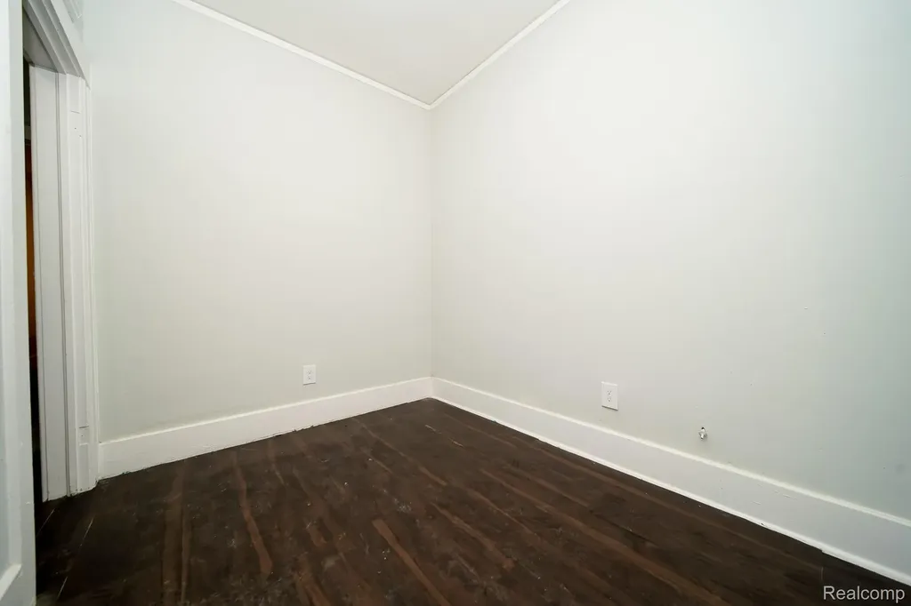2016 W Grand Street Detroit City MI 48238