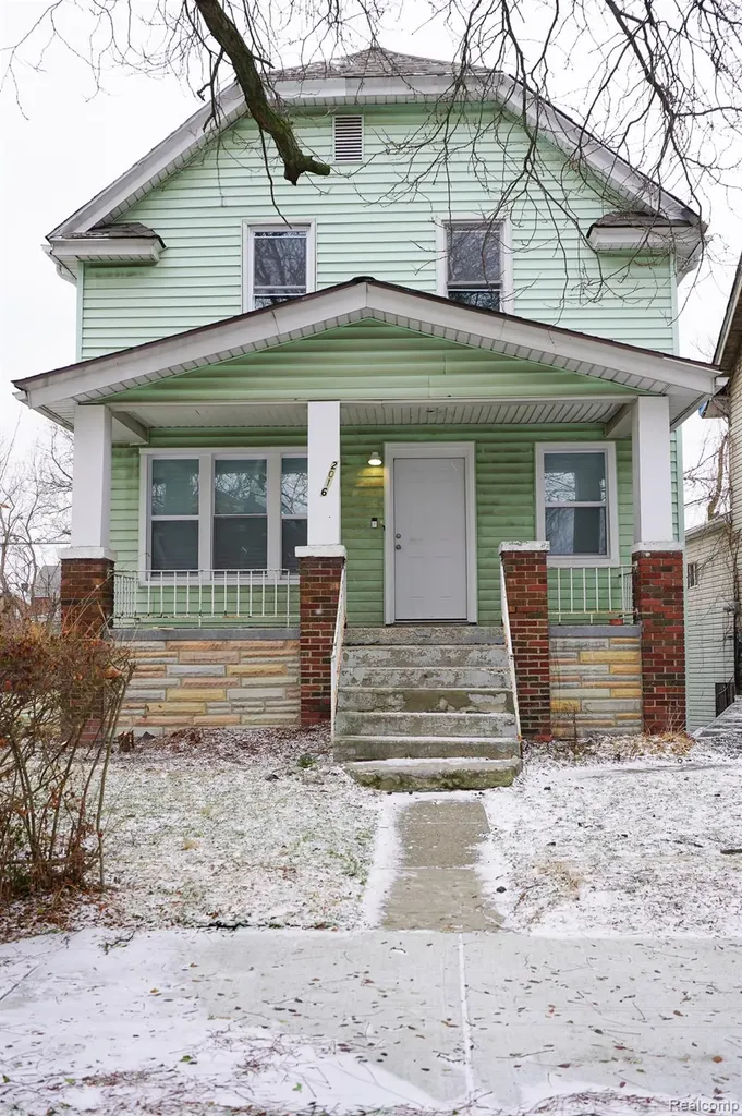 2016 W Grand Street Detroit City MI 48238