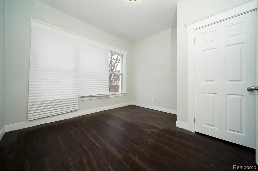 2016 W Grand Street Detroit City MI 48238