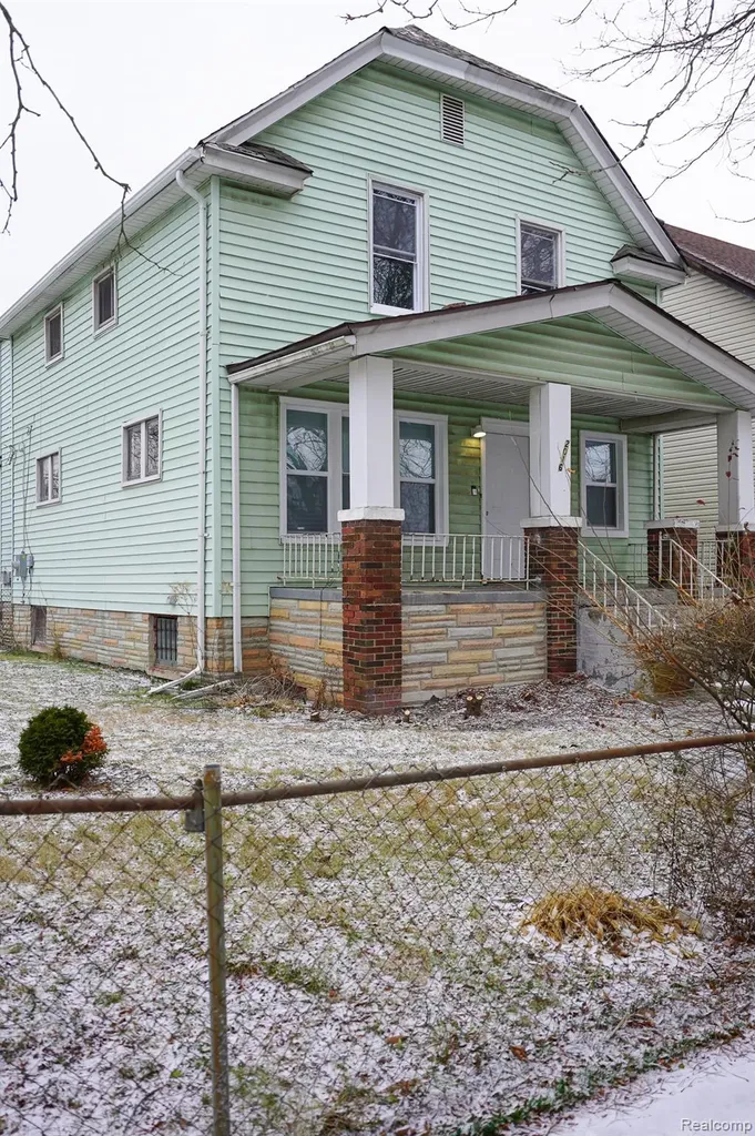 2016 W Grand Street Detroit City MI 48238