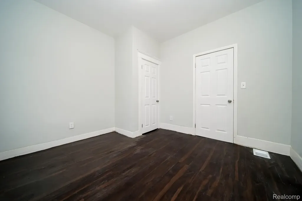 2016 W Grand Street Detroit City MI 48238