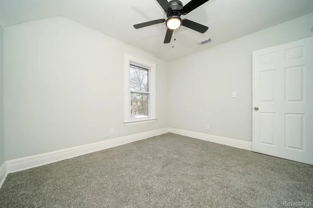 2016 W Grand Street Detroit City MI 48238