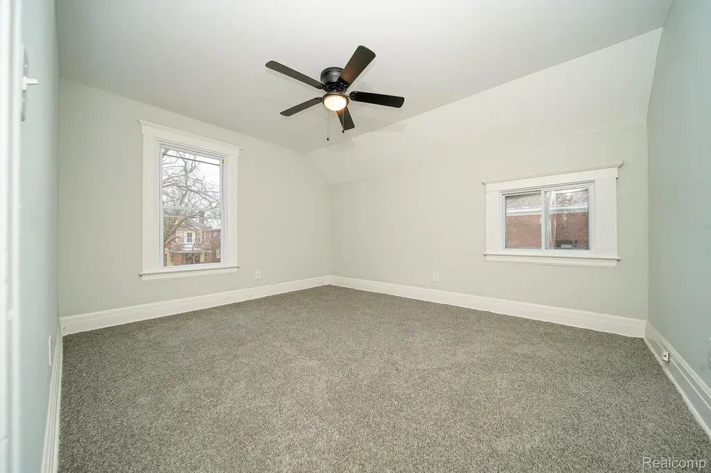 2016 W Grand Street Detroit City MI 48238
