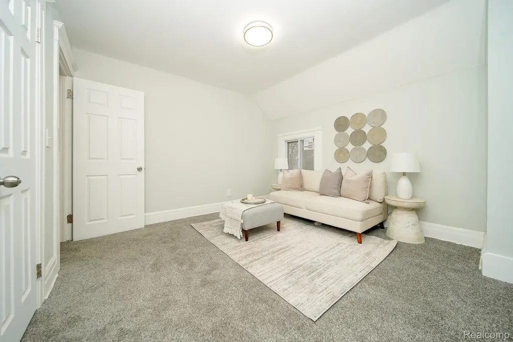 2016 W Grand Street Detroit City MI 48238