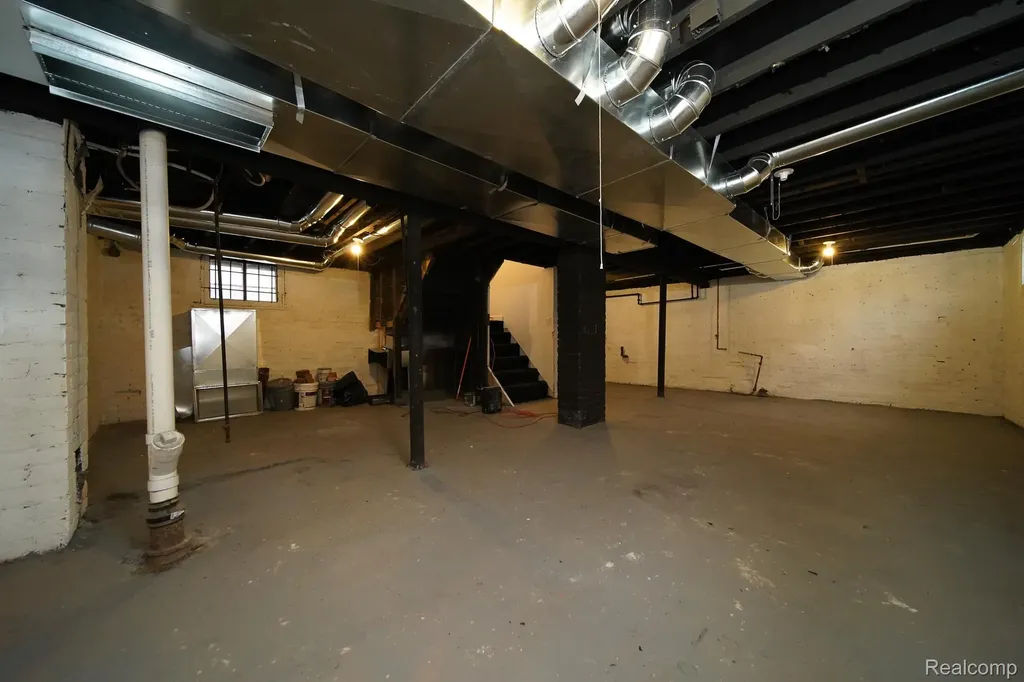 2016 W Grand Street Detroit City MI 48238