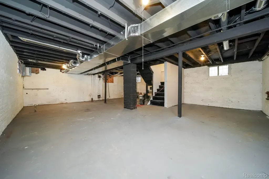2016 W Grand Street Detroit City MI 48238