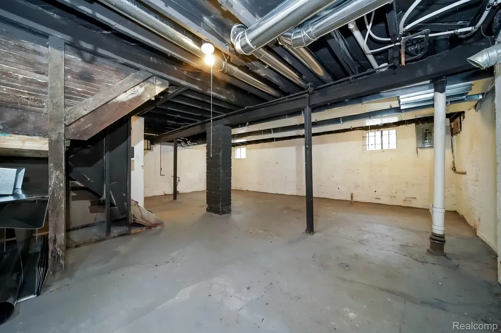 2016 W Grand Street Detroit City MI 48238