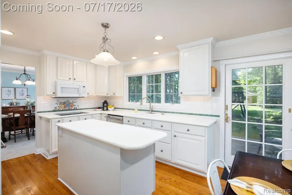 1648 Kilburn Road N Rochester Hills City MI 48306