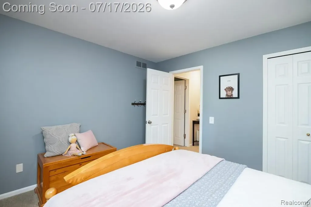 1648 Kilburn Road N Rochester Hills City MI 48306