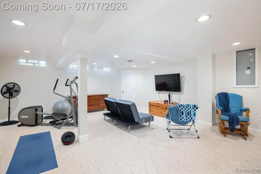 1648 Kilburn Road N Rochester Hills City MI 48306