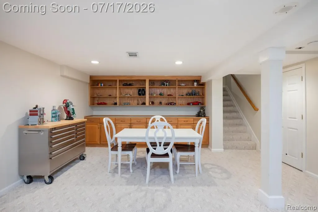 1648 Kilburn Road N Rochester Hills City MI 48306
