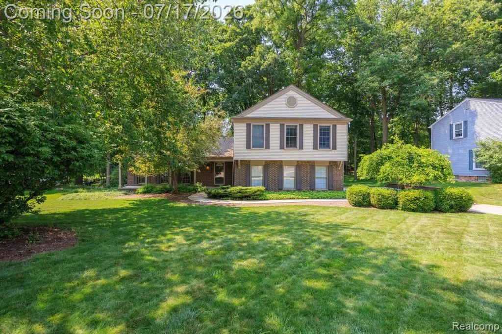 1648 Kilburn Road N Rochester Hills City MI 48306