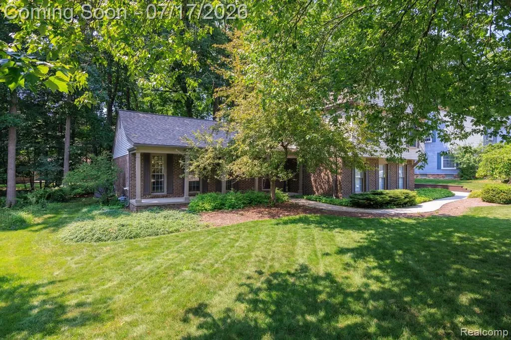 1648 Kilburn Road N Rochester Hills City MI 48306