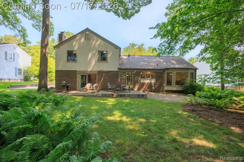 1648 Kilburn Road N Rochester Hills City MI 48306