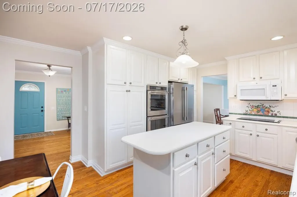 1648 Kilburn Road N Rochester Hills City MI 48306