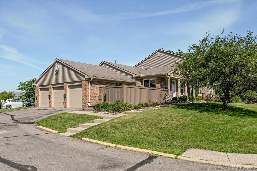 2802 Bombridge Court Ann Arbor City MI 48104