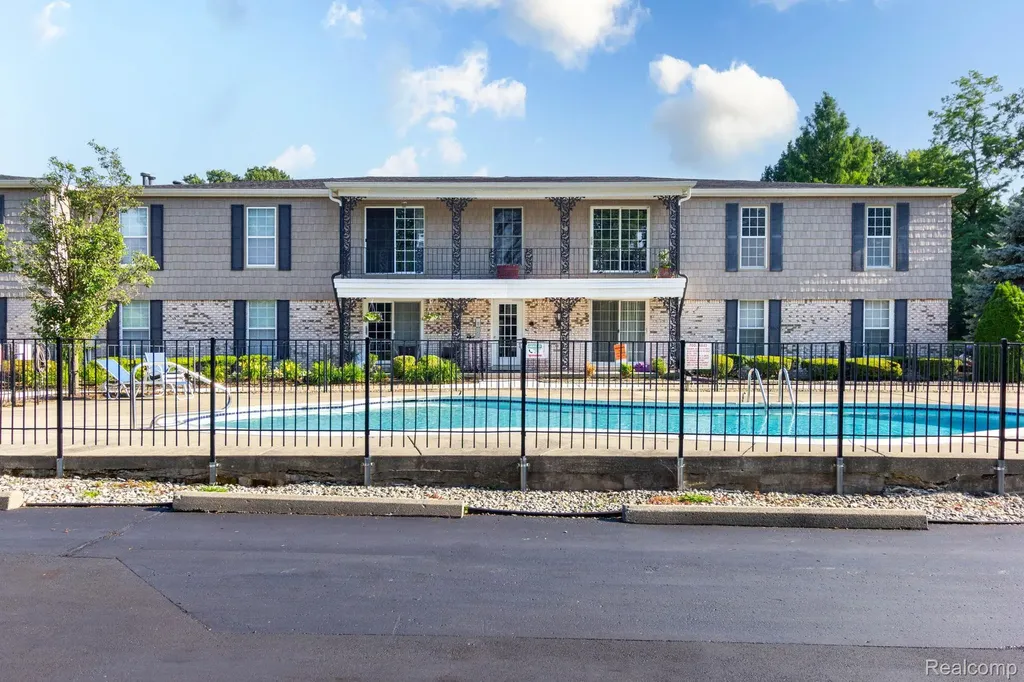 24360 East River Road Grosse Ile Township MI 48138