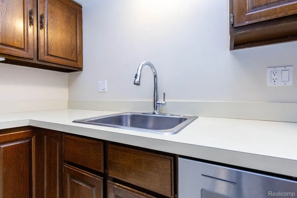 24360 East River Road Grosse Ile Township MI 48138