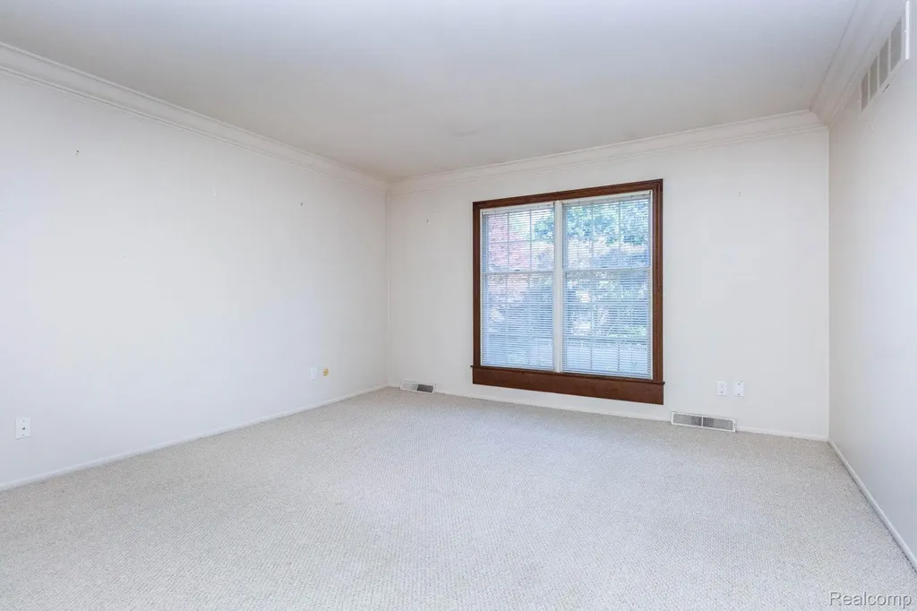 24360 East River Road Grosse Ile Township MI 48138