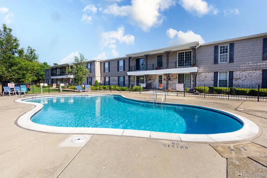 24360 East River Road Grosse Ile Township MI 48138
