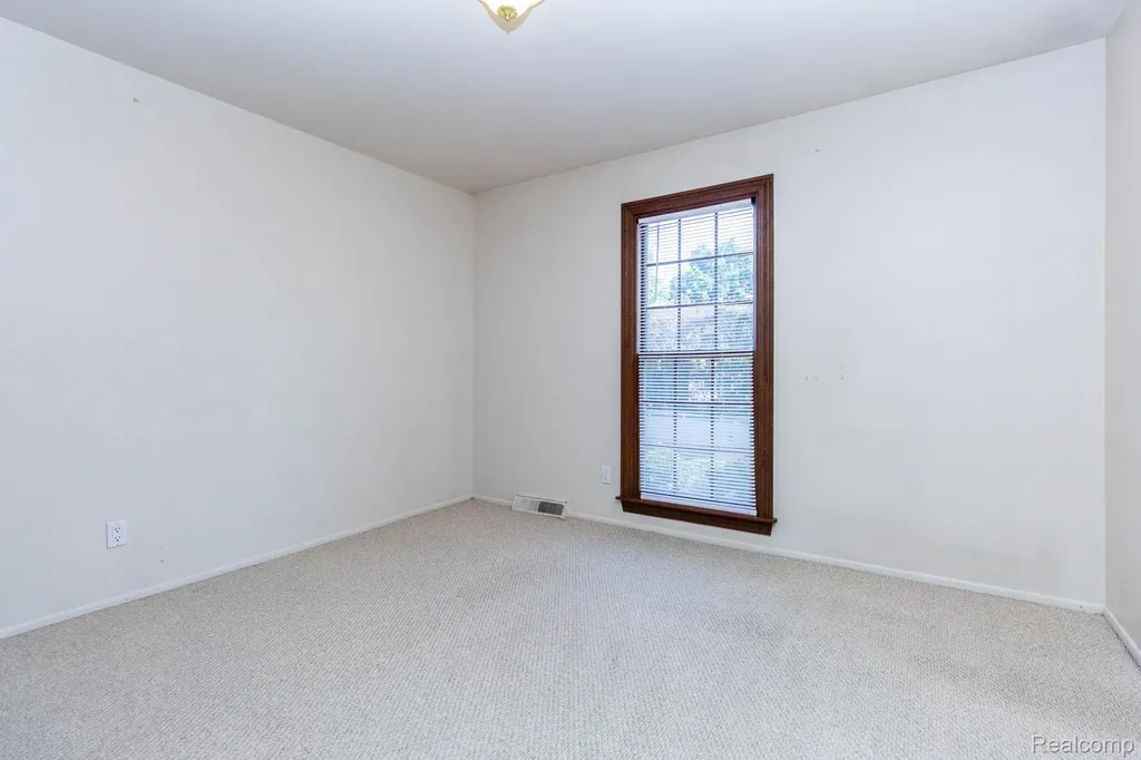 24360 East River Road Grosse Ile Township MI 48138