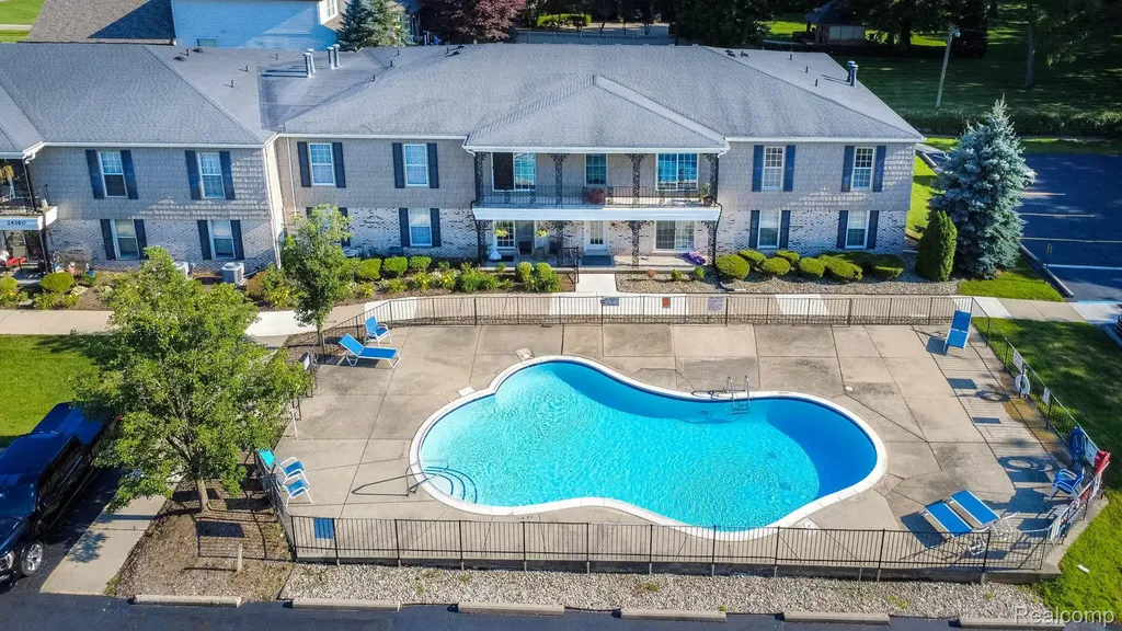 24360 East River Road Grosse Ile Township MI 48138
