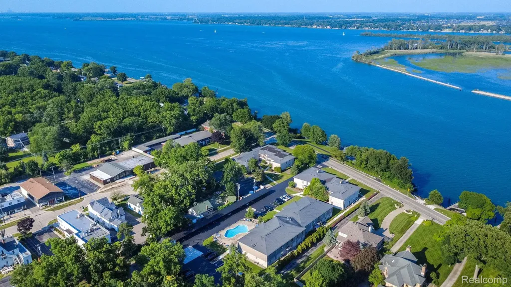 24360 East River Road Grosse Ile Township MI 48138