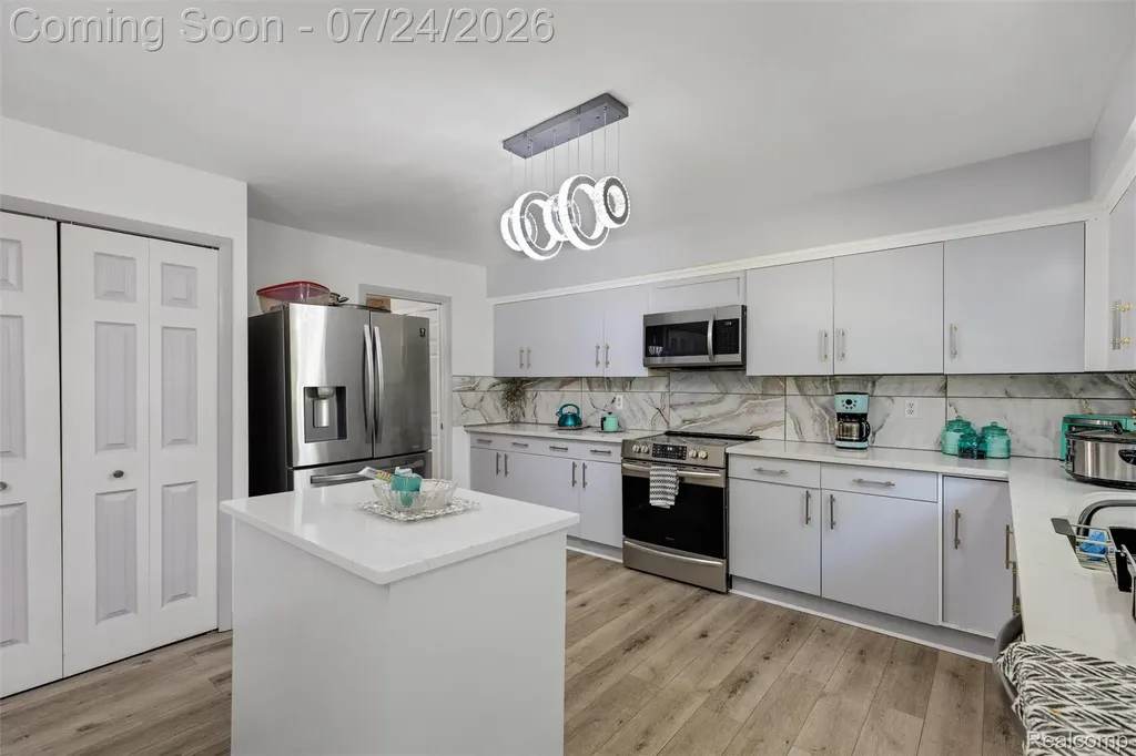 28824 Appleblossom Lane Farmington Hills City MI 48331