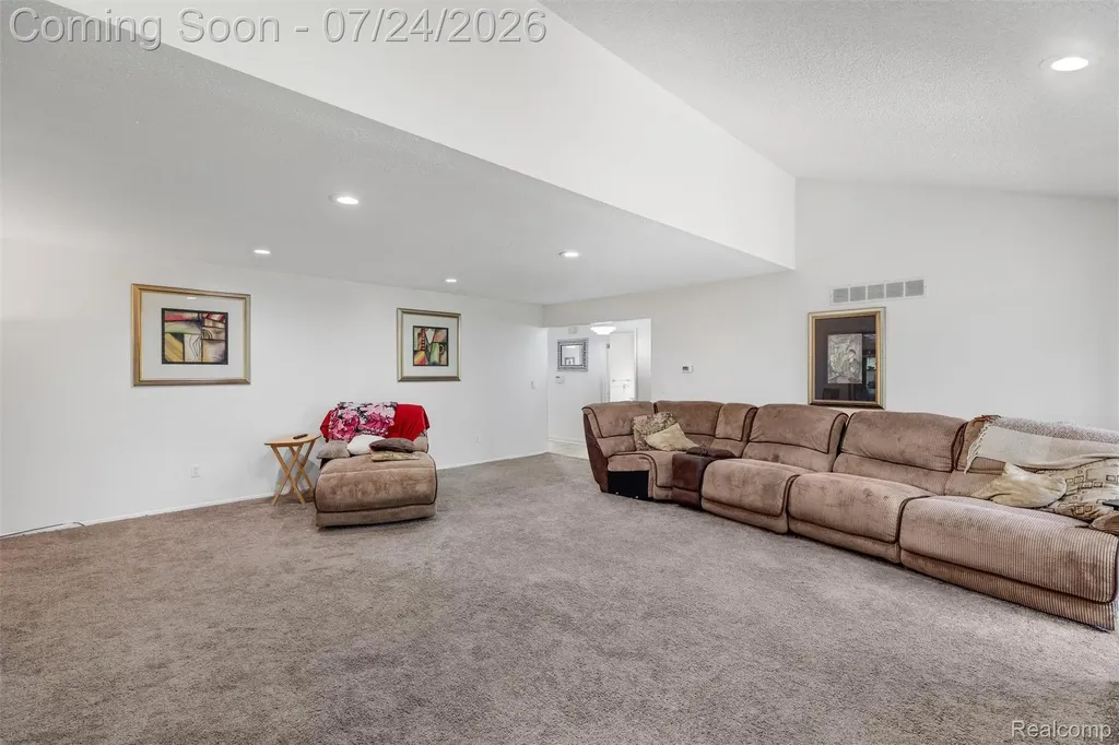 28824 Appleblossom Lane Farmington Hills City MI 48331
