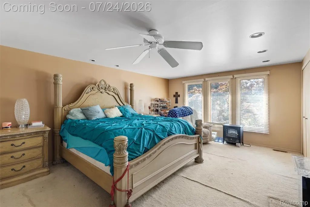 28824 Appleblossom Lane Farmington Hills City MI 48331
