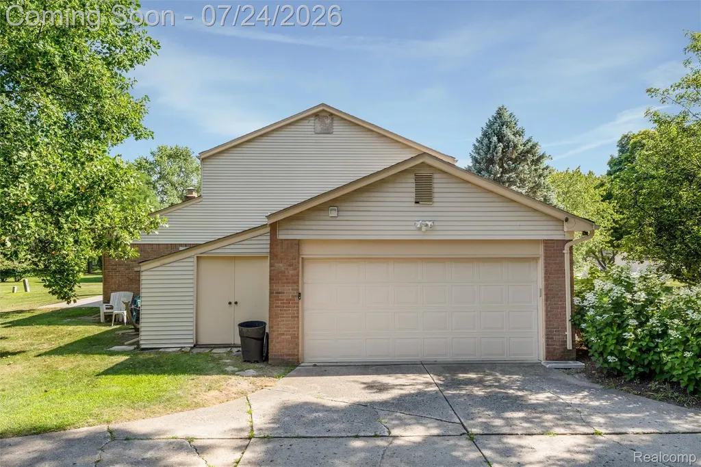 28824 Appleblossom Lane Farmington Hills City MI 48331