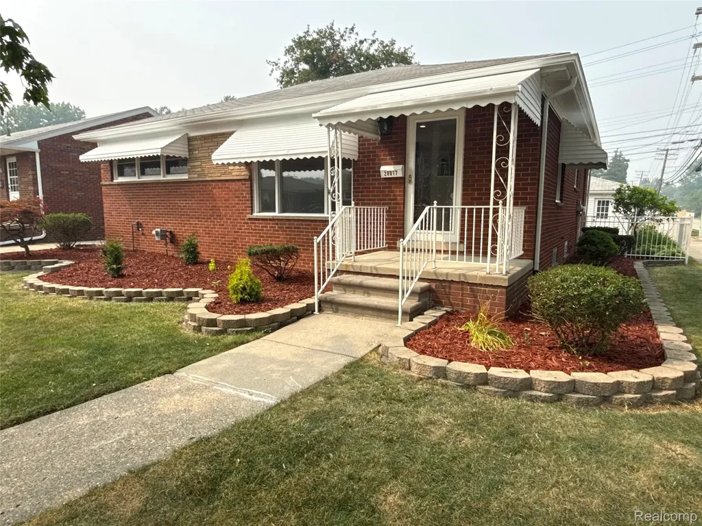 20017 California St. Clair Shores City MI 48080